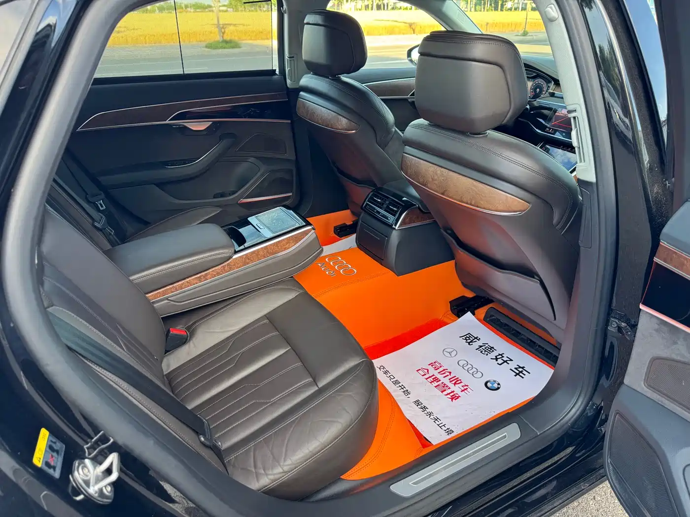 Фото 12 - Audi A8