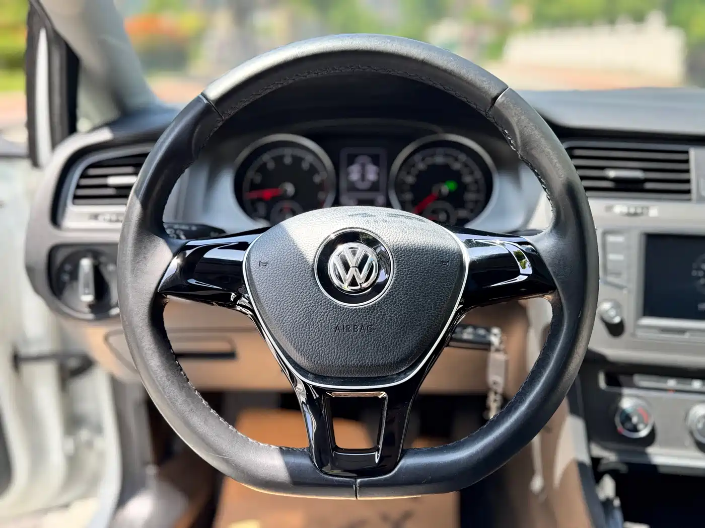 Volkswagen Golf 2016 230TSI Automatic Comfort фото 13