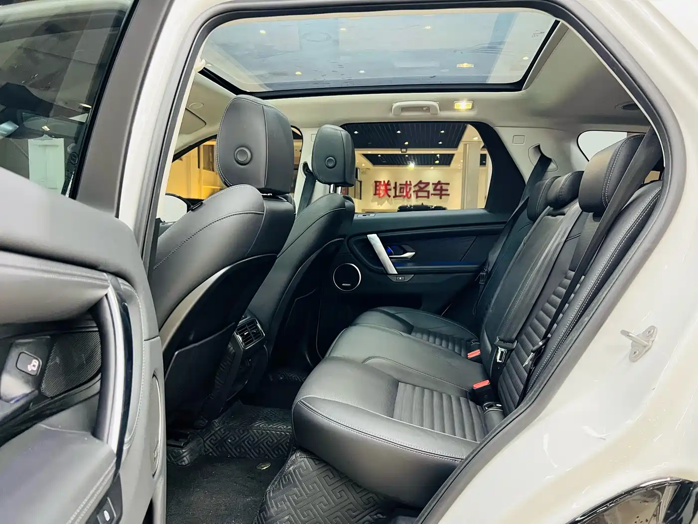 LAND ROVER DISCOVER SPORTS