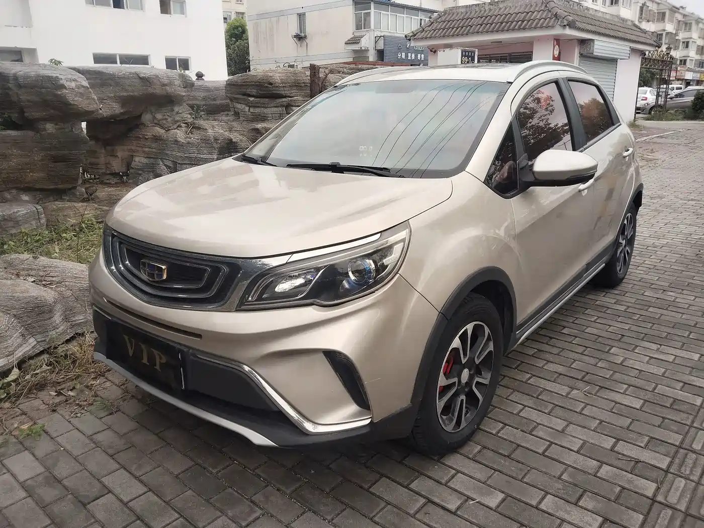 Фото 1 - Geely Vision X3
