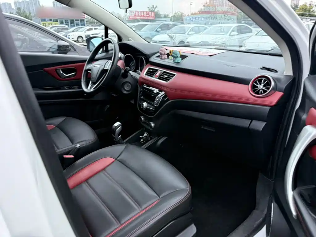 Photo 12 - Haval H1