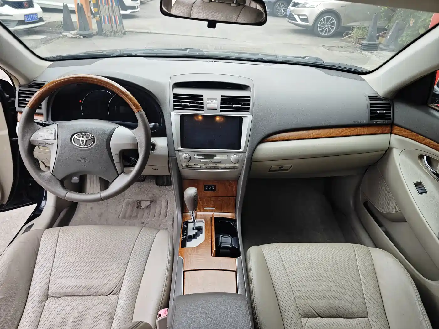 Фото 5 - Toyota Camry