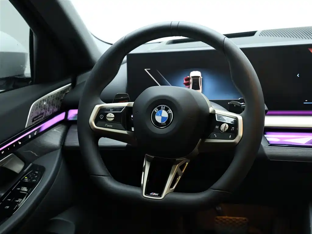 BMW 5 Series 2025 530Li Premium M Sport Package фото 14