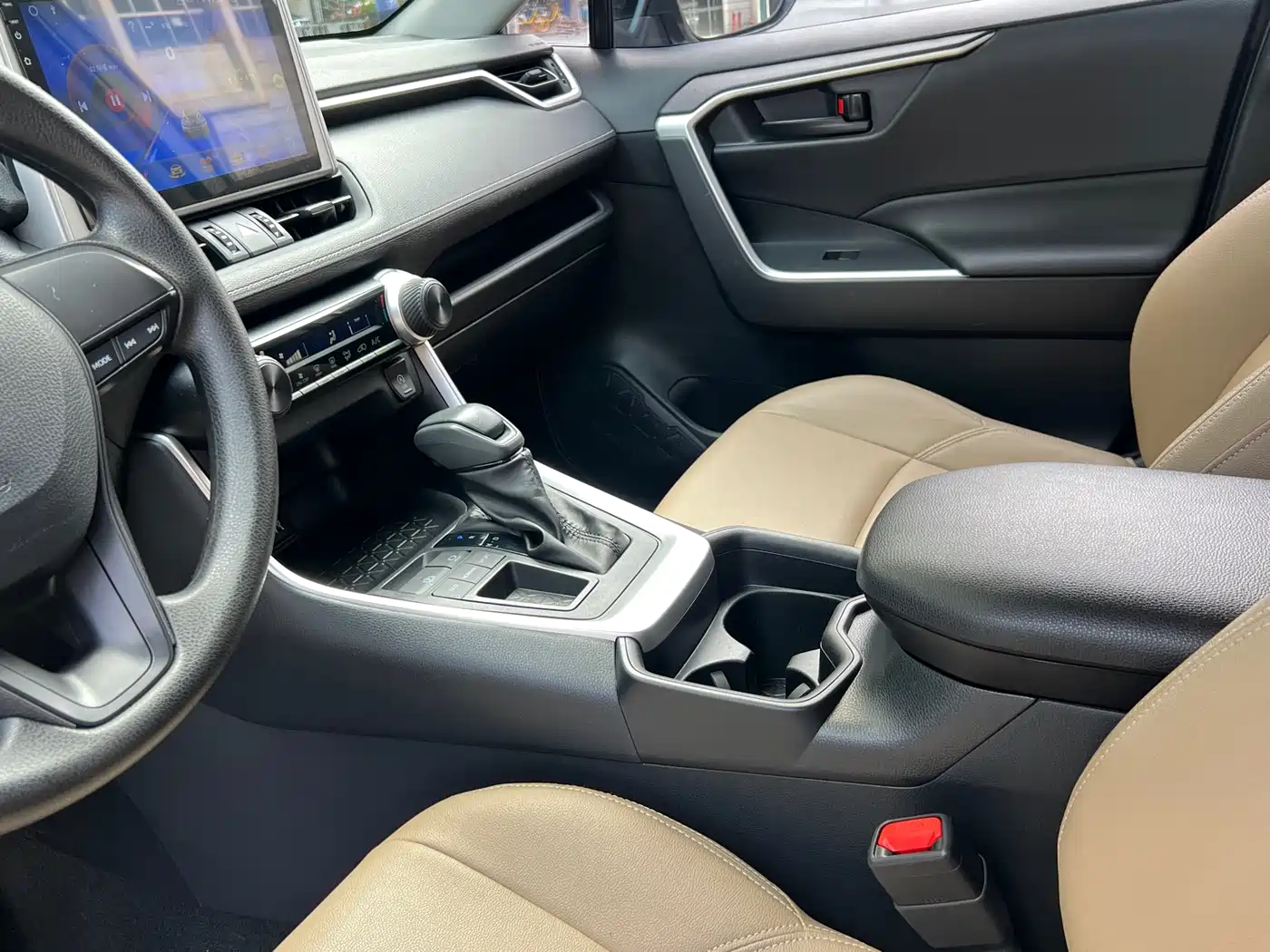 Toyota Wildlander 2022 2.0L CVT FWD Leading Edition фото 13