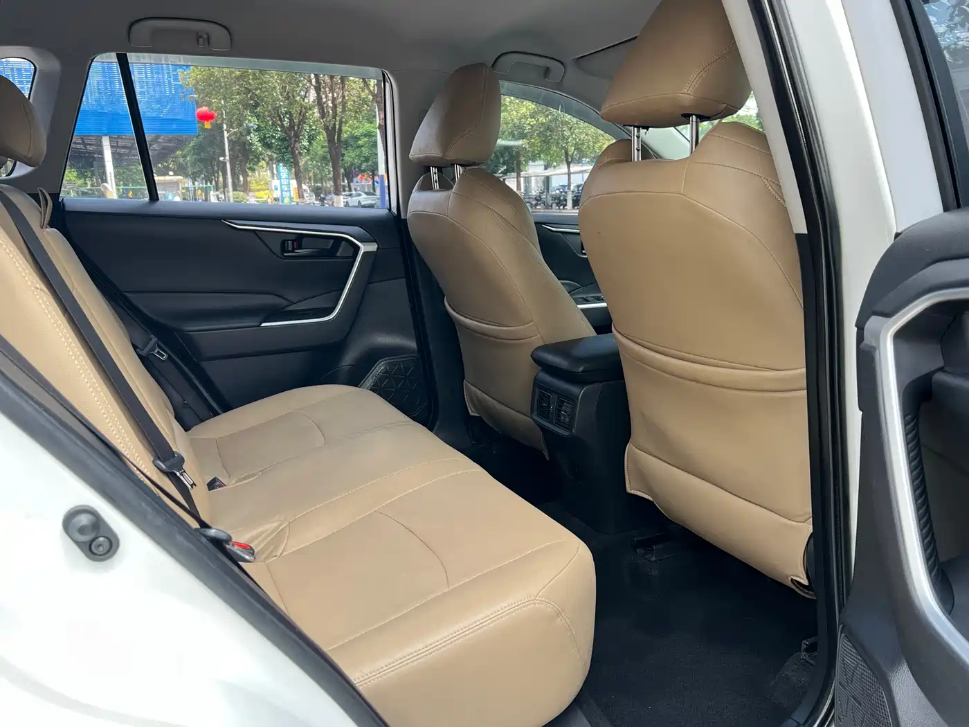 Toyota Wildlander 2022 2.0L CVT FWD Leading Edition фото 23