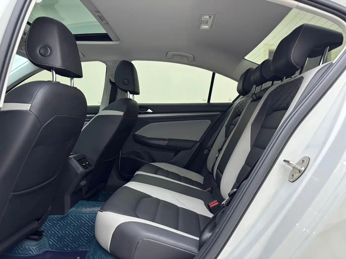 Volkswagen Bora 2023 280TSI DSG Prestige Edition фото 5