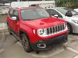 Photo 4 - Jeep Renegade