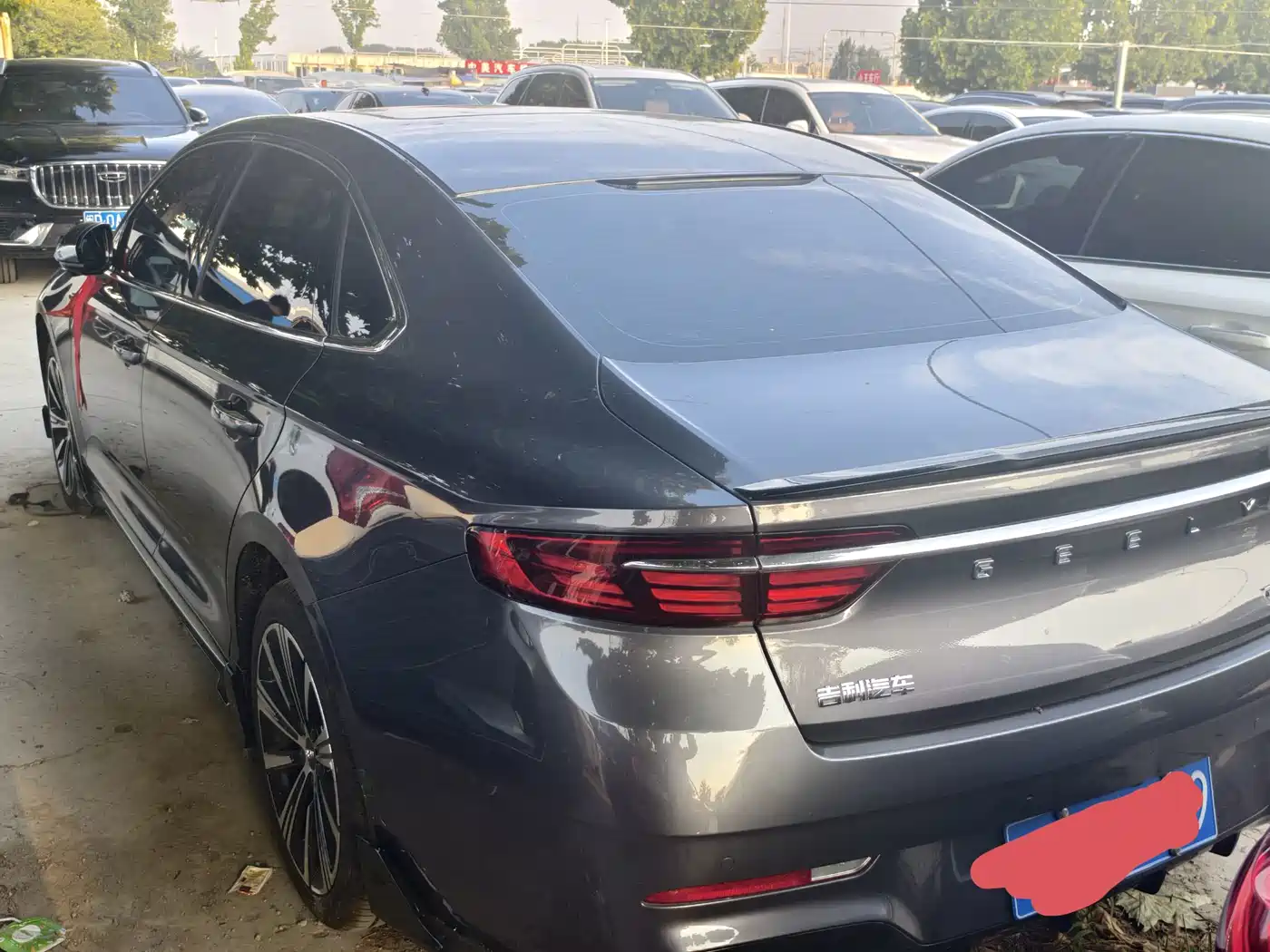 Фото 3 - Geely Preface