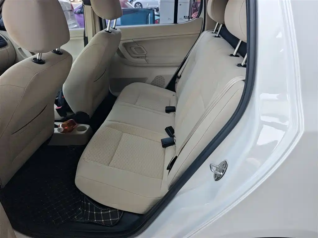Škoda Fabia 2014 1.4L Automatic Crystal Edition фото 17