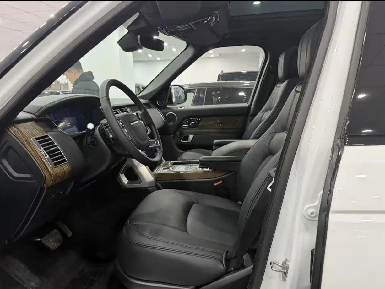Land Rover Range Rover 2019 3.0 SC V6 Golden Age Edition фото 13