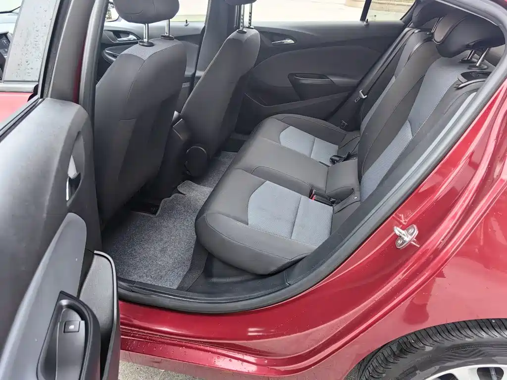 Chevrolet Cruze 2018 2018 320 Automatic Pioneer Sunroof Edition