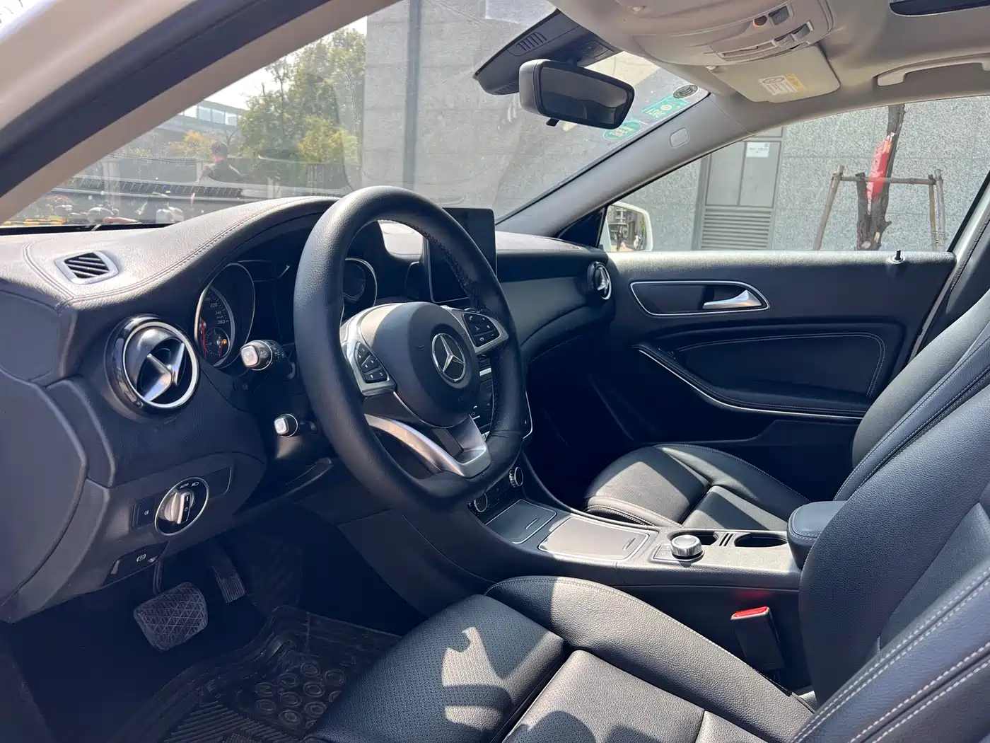 Mercedes-Benz GLA 2018 GLA 200 Dynamic фото 9