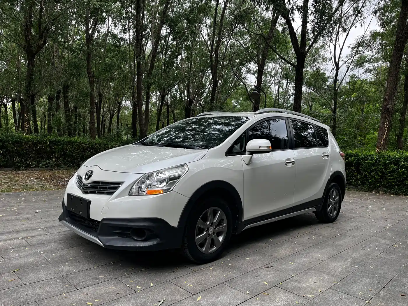 Toyota E'Z 2015 180E CVT Crossover Edition
