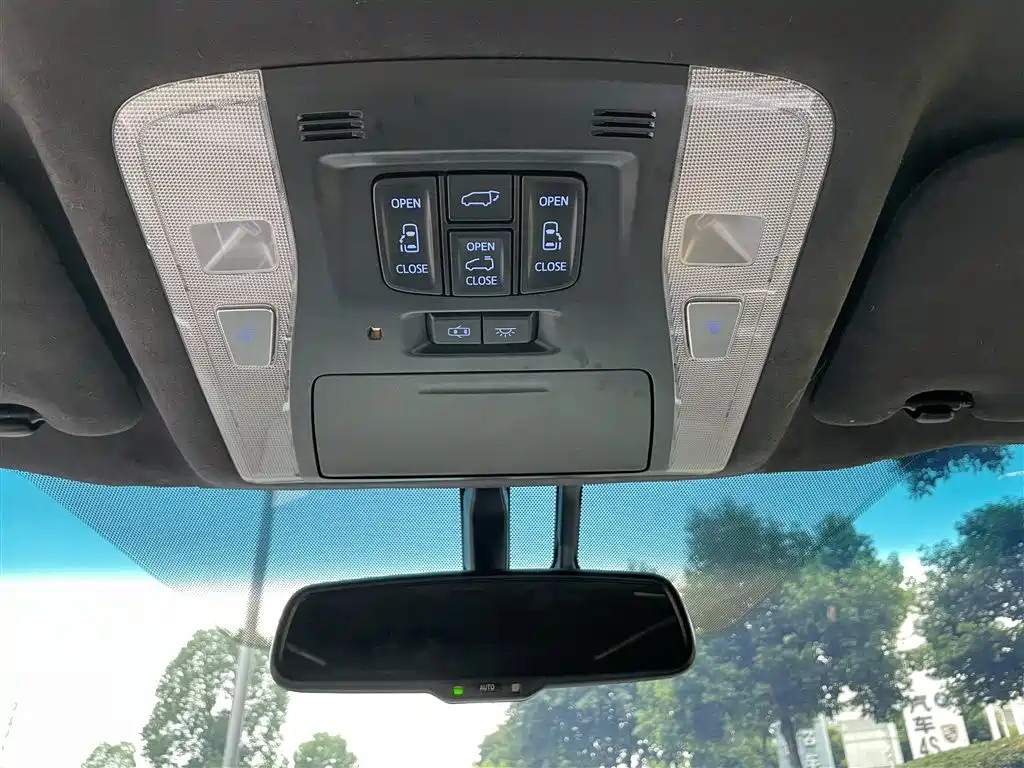 Toyota Alphard 2018 3.5L Luxury фото 12