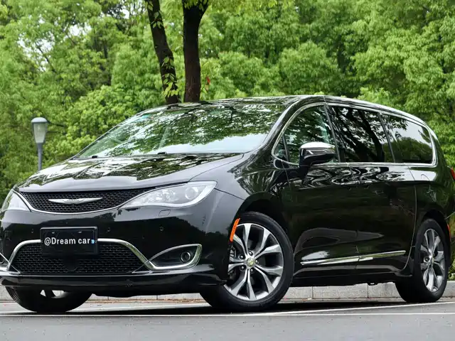 Chrysler Grand Voyager (Import) 2017 3.6L Premium Edition