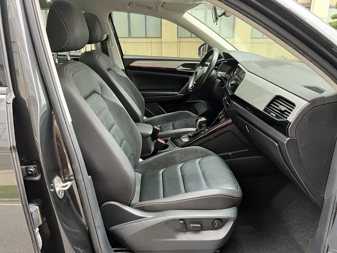 Volkswagen Tayron 2020 280TSI 2WD Luxury Smart Edition фото 14