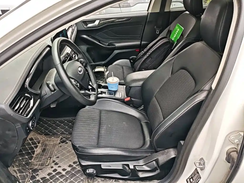 Ford Focus 2021 2021 Hatchback EcoBoost 180 Auto Trend