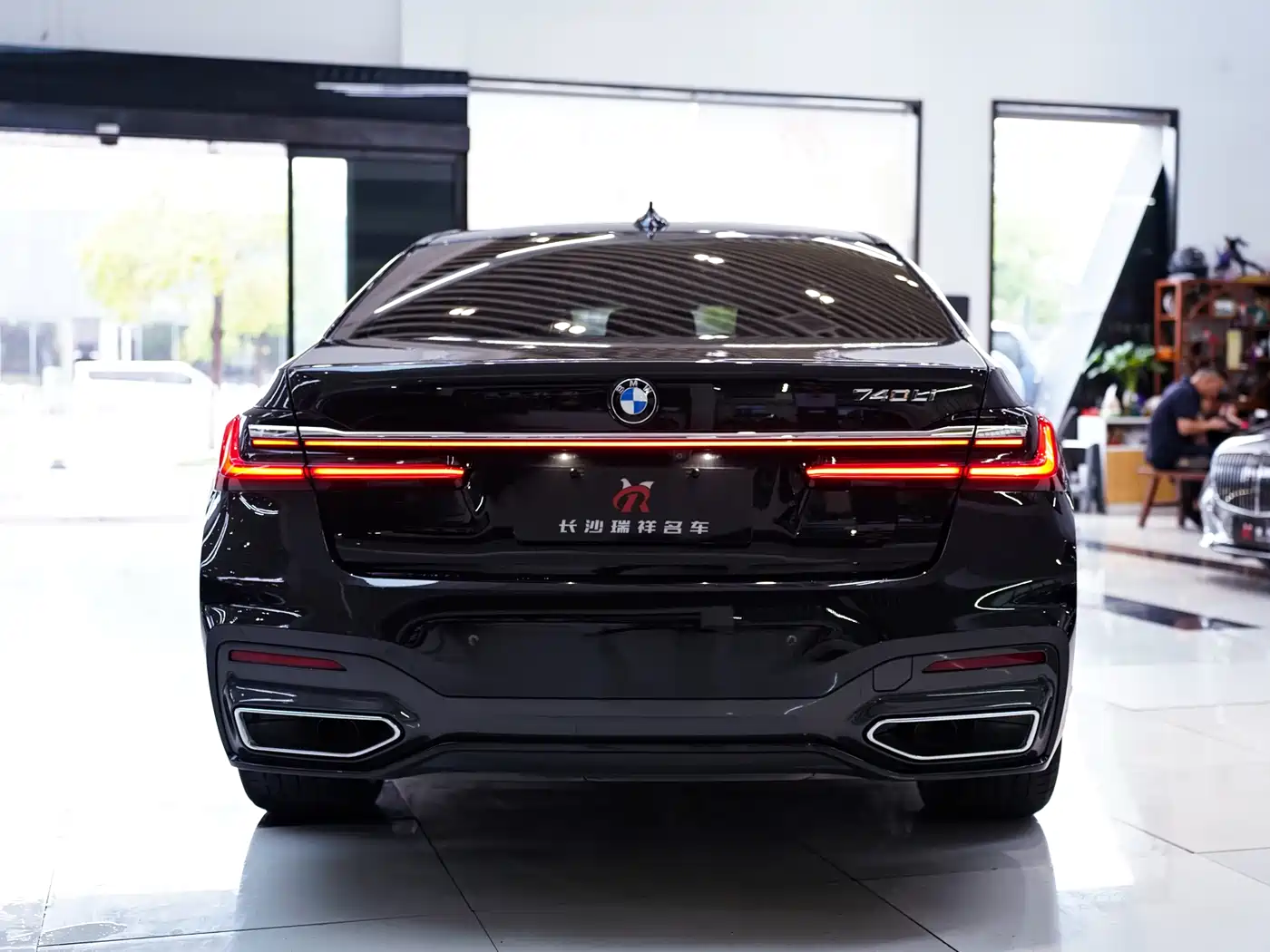 BMW 7 Series 2021 Model 740Li Leading M Sport Package фото 17