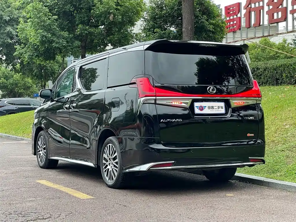 Toyota Alphard 2018 3.5L Luxury фото 4