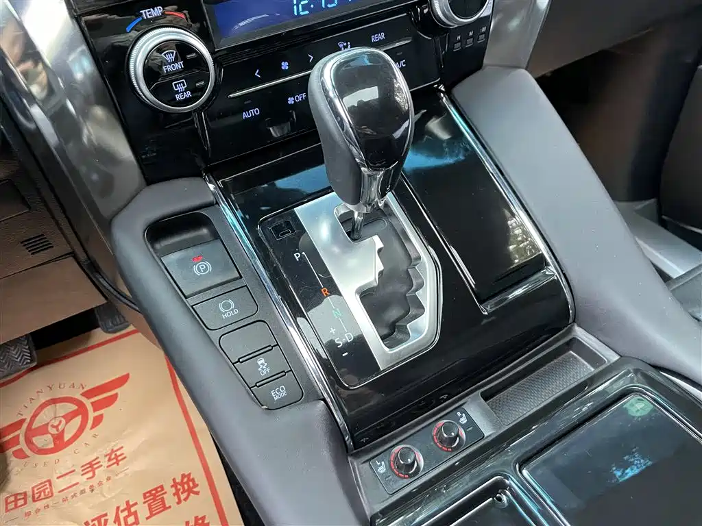 Toyota Alphard 2018 3.5L Luxury фото 10