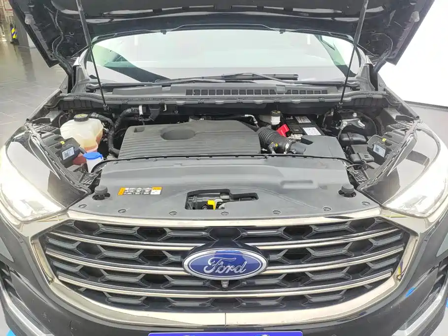 Ford Edge 2022 2021 PLUS EcoBoost 245 FWD Luxury Sharp 7-seater