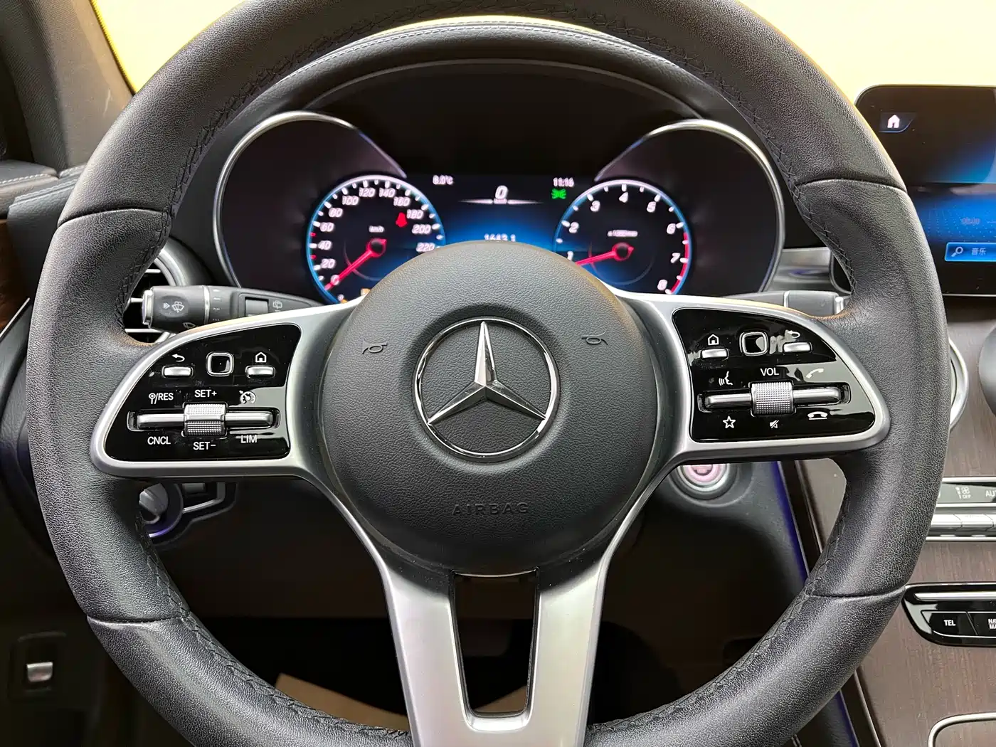Mercedes-Benz GLC 2020 GLC 300 L 4MATIC Luxury фото 11