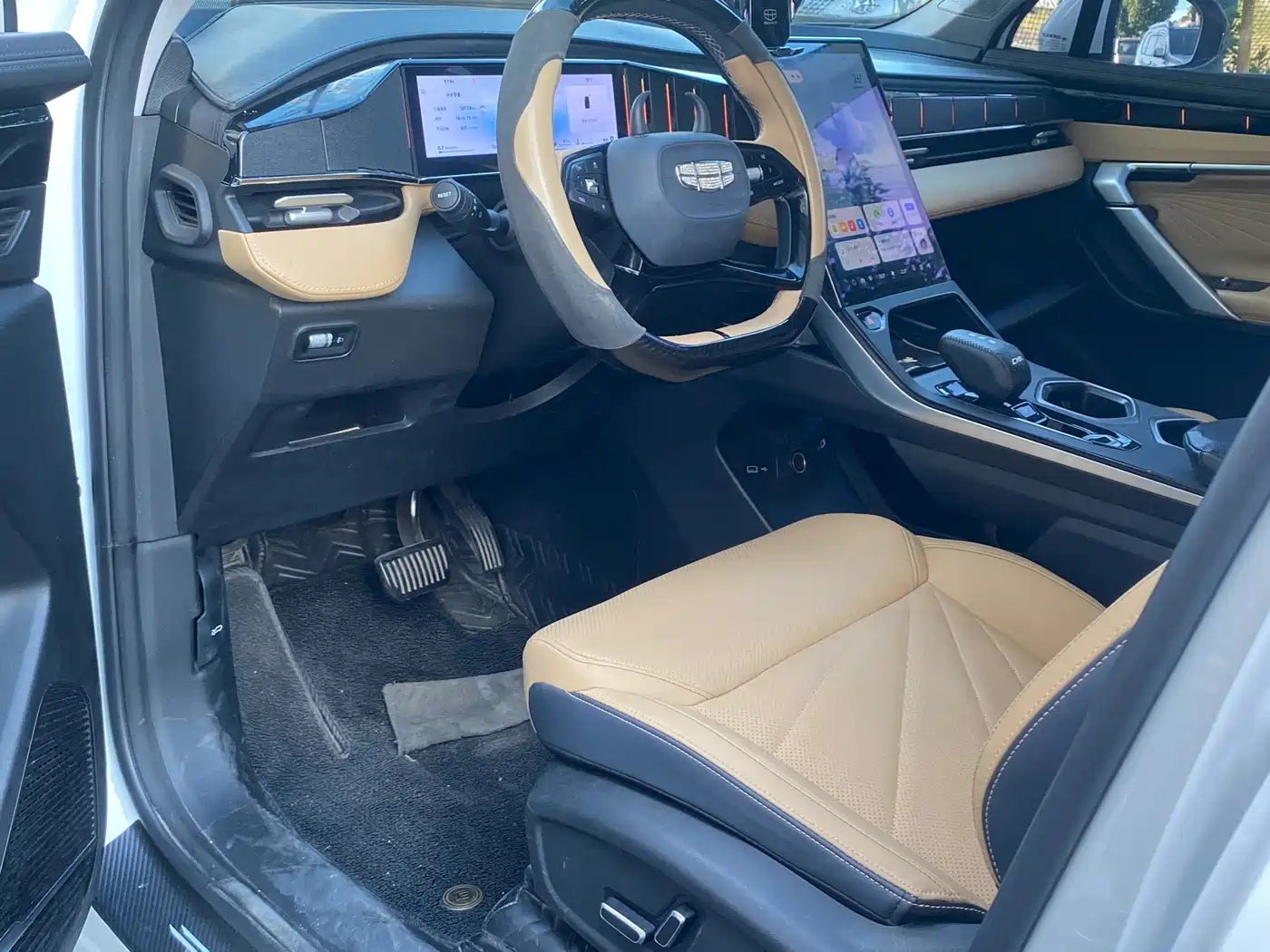 Geely Boyue L 2023 2023 1.5TD DCT Glory Edition