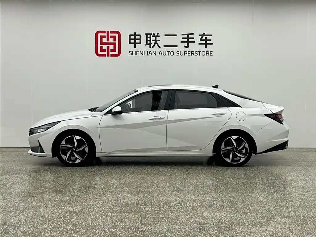 Hyundai Elantra 2021 1.5L CVT GLX Elite Edition фото 3