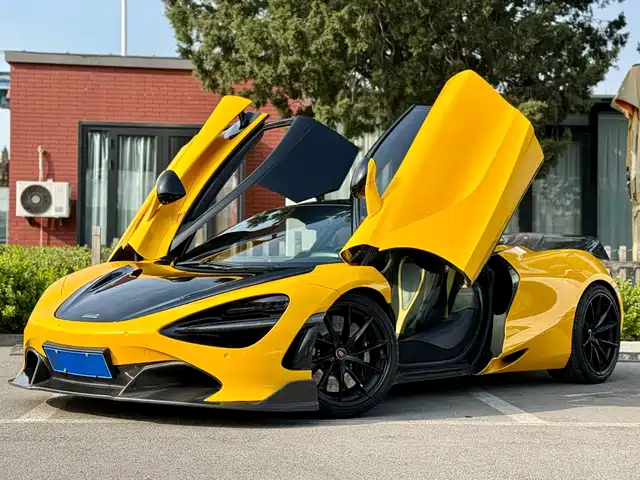 MCLAREN 720S