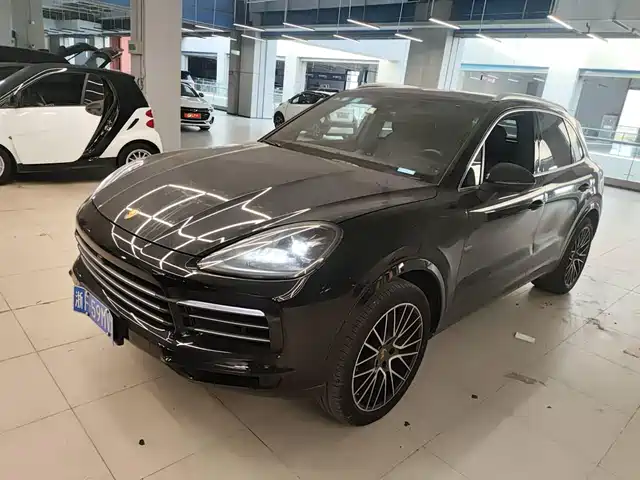 PORSCHE CAYENNE