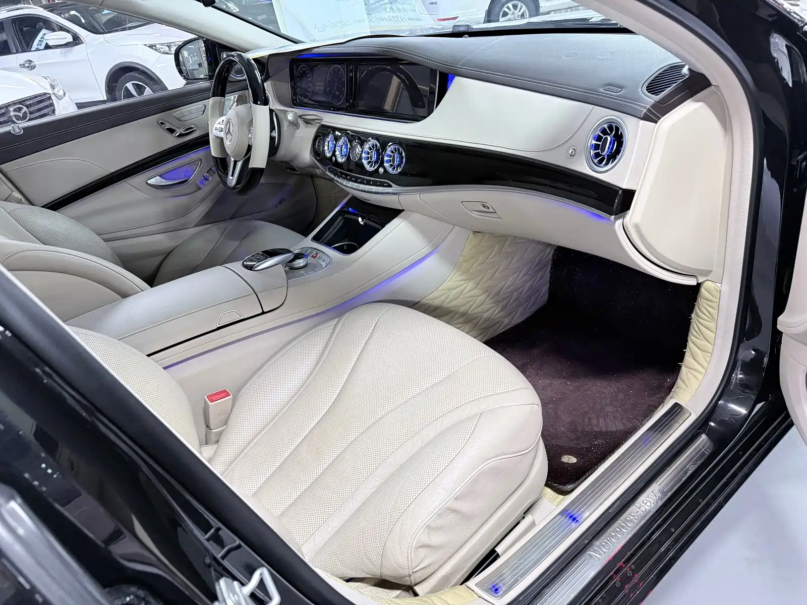 Фото 21 - Mercedes-Benz S-Class