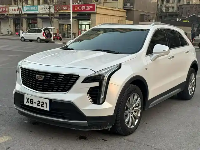 CADILLAC XT4
