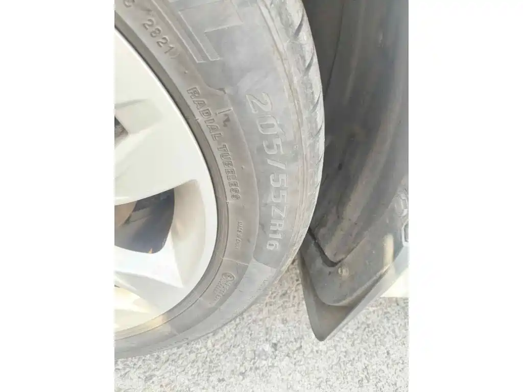Photo 7 - Geely Emgrand