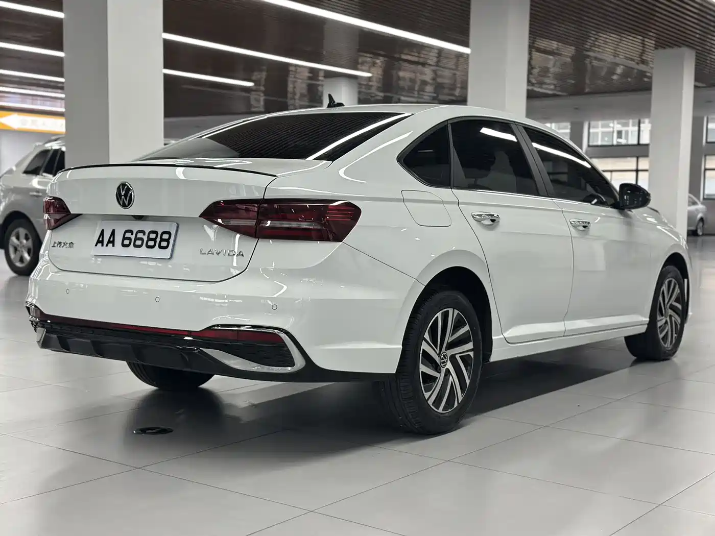 Volkswagen Lavida 2024 Model 300TSI DSG Starlight Full Comfort Edition фото 5