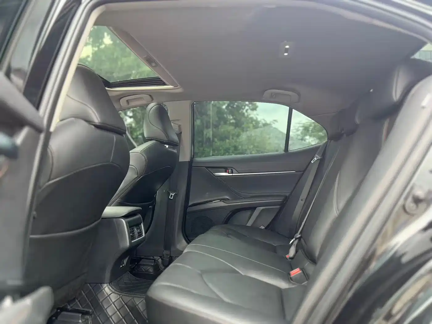 Toyota Camry 2023 2.0G Luxury Edition фото 7