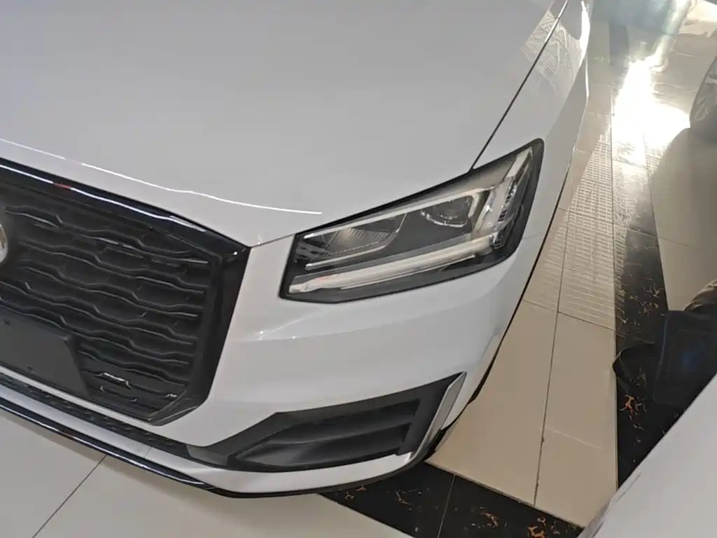 Audi Q2L 2019 2018 35 TFSI Launch Exclusive Edition China VI