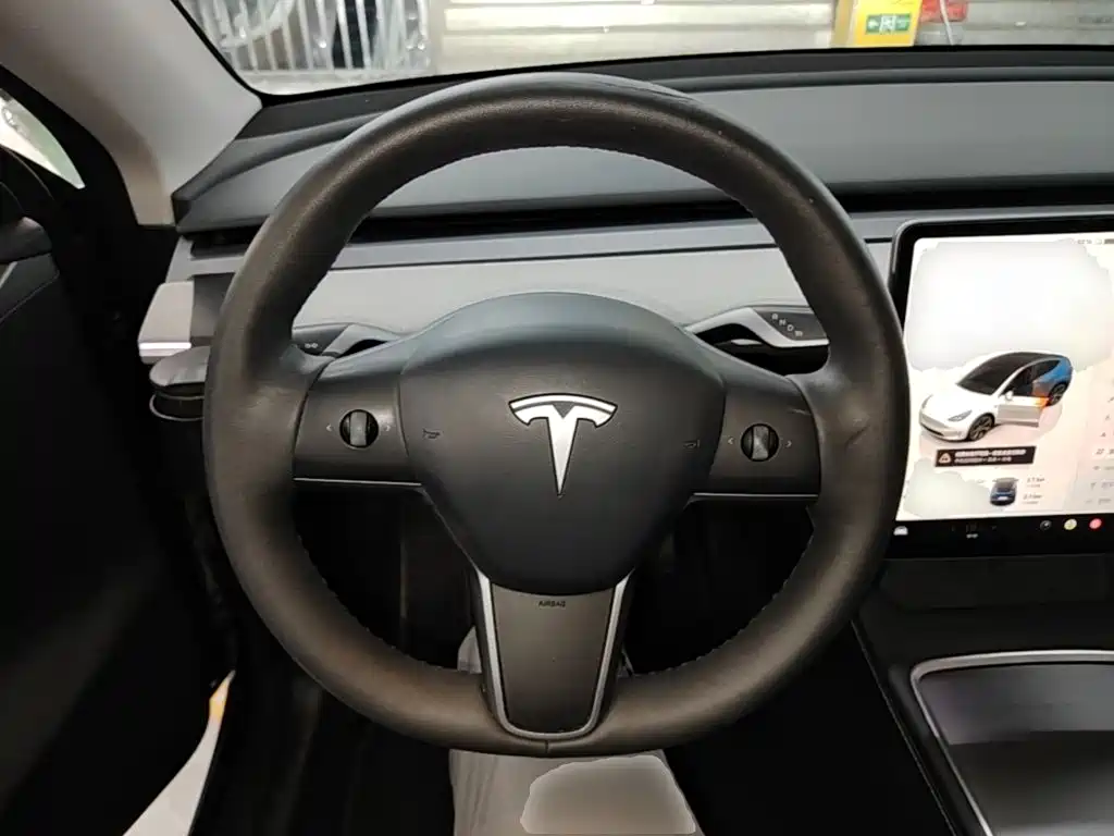 Фото 11 - Tesla Model Y
