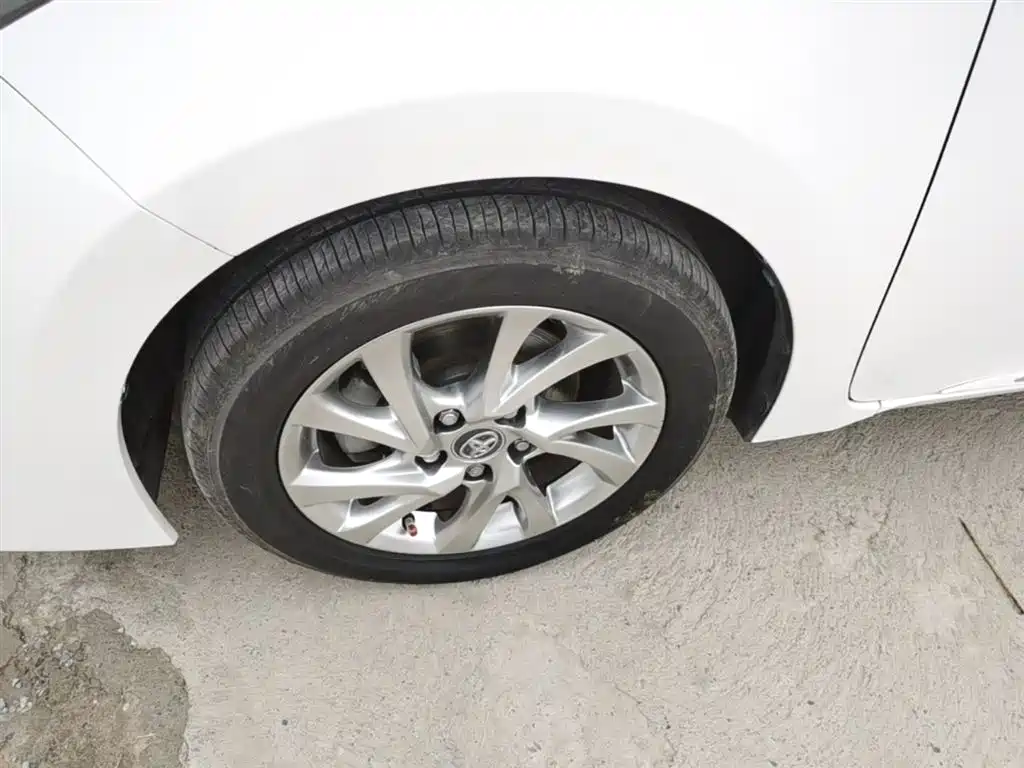 Toyota Corolla 2017 Facelift 1.2T S-CVT GL-i Leather Edition фото 23