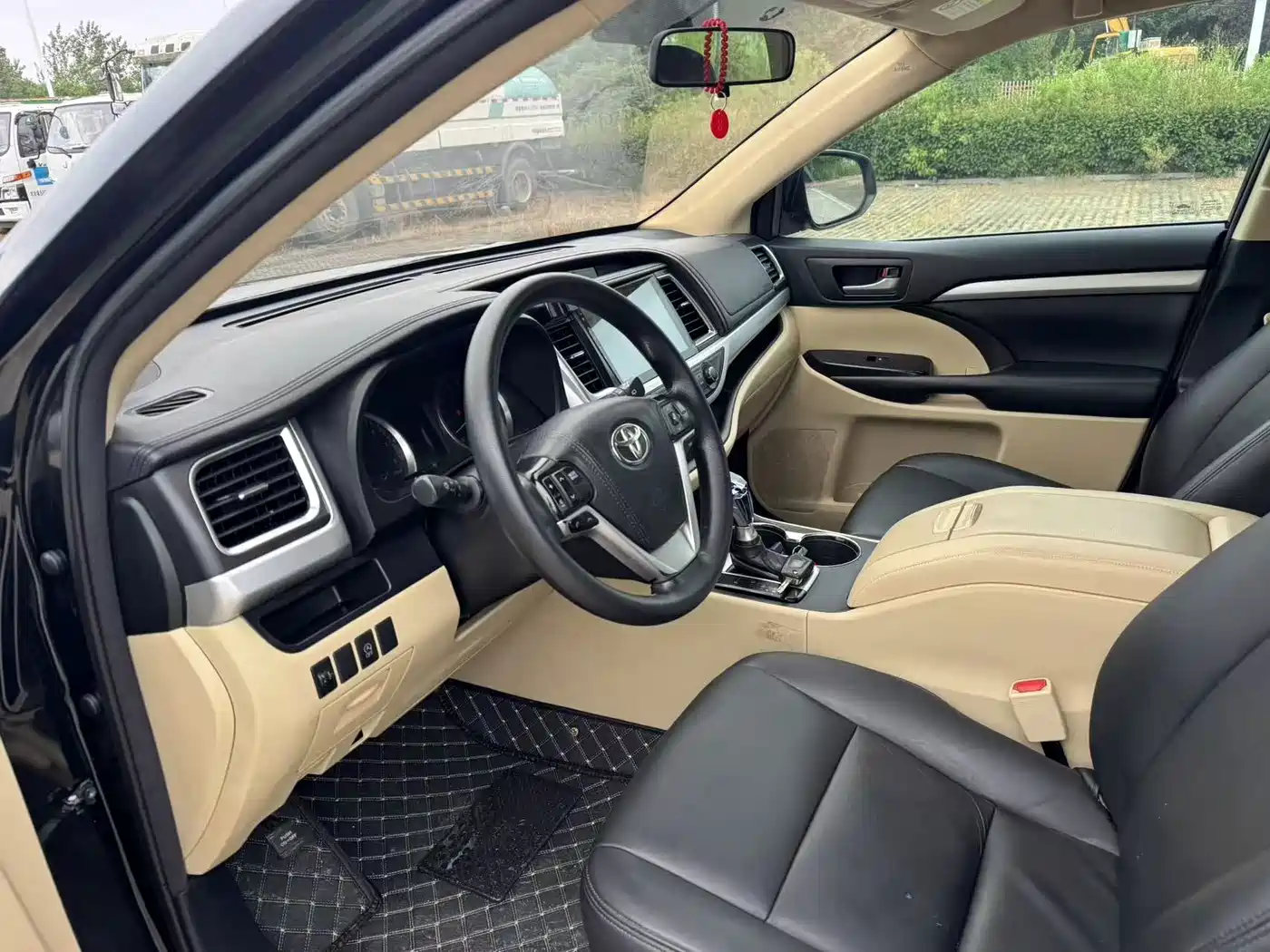 Фото 10 - Toyota Highlander