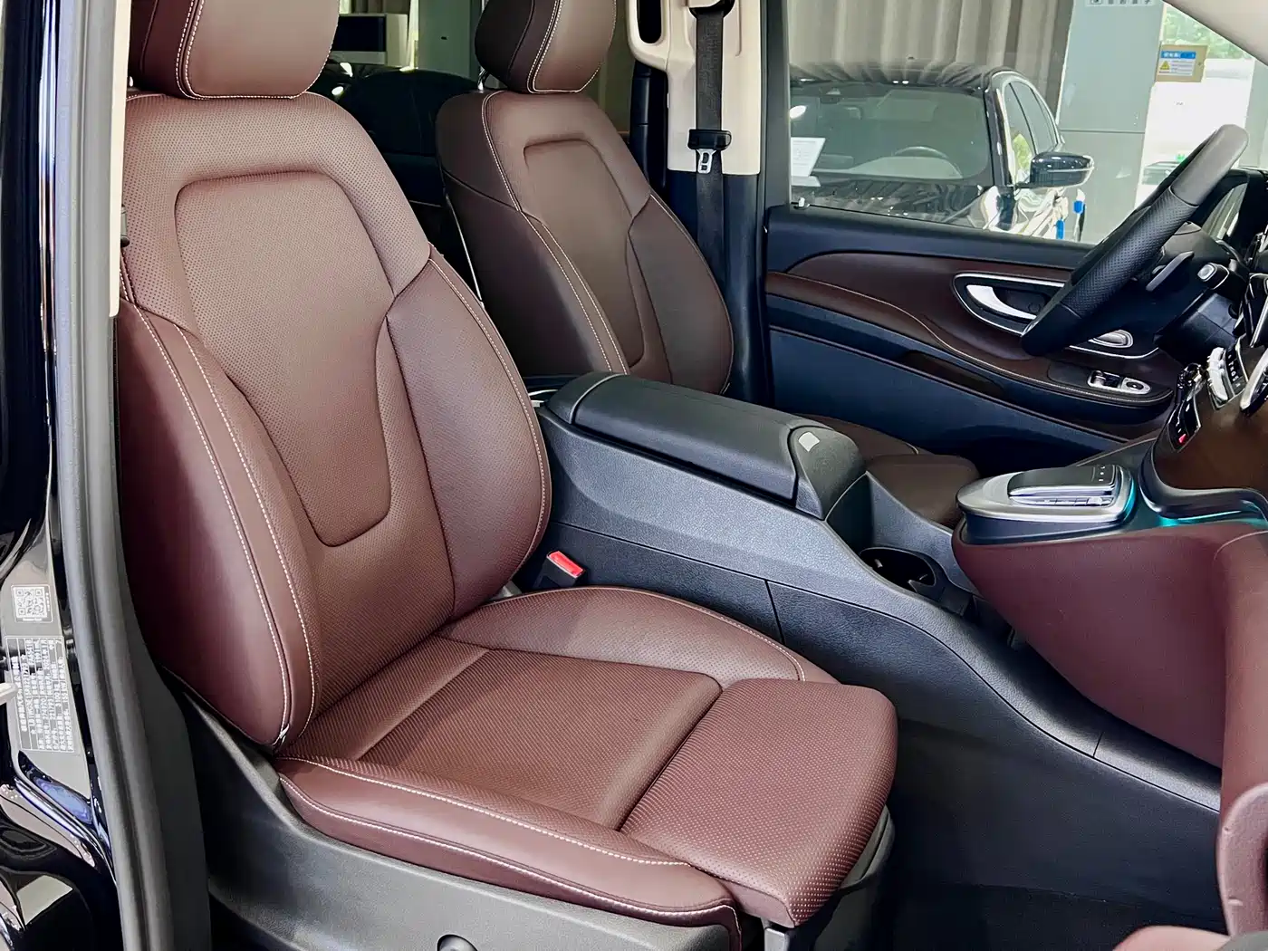 Mercedes-Benz V-Class 2022 V 260 L Long Wheelbase Luxury Edition фото 8