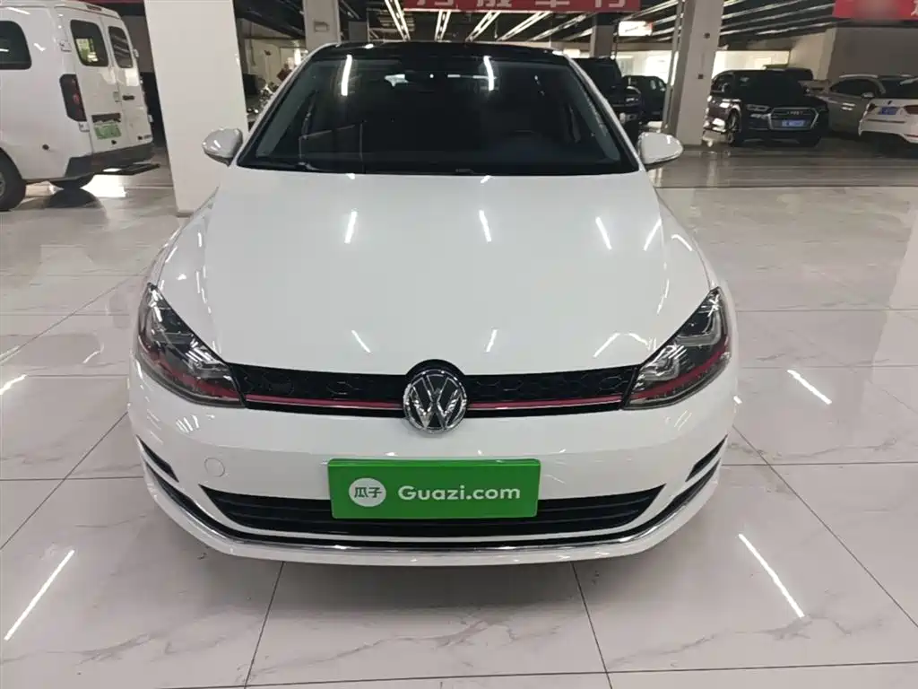 Volkswagen Golf 2016 230TSI Automatic Luxury фото 3