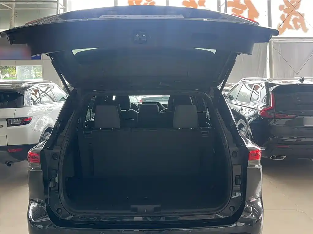 Toyota Crown Kluger 2022 2.5L HEV 4WD Luxury Edition фото 17