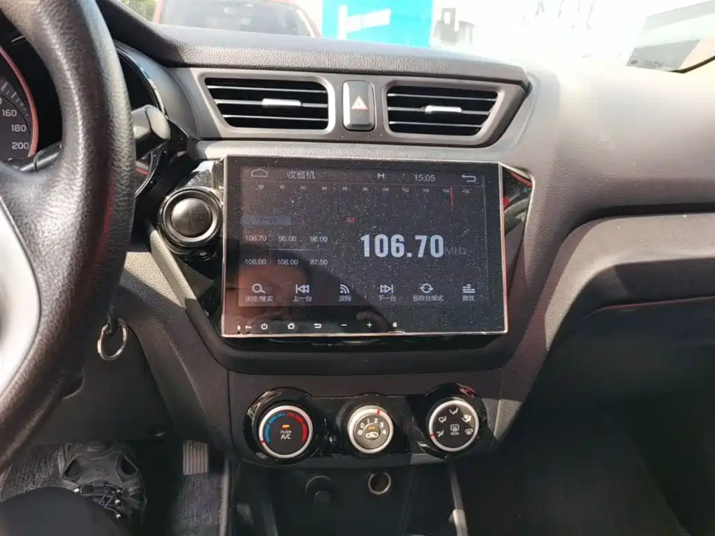 KIA K2
