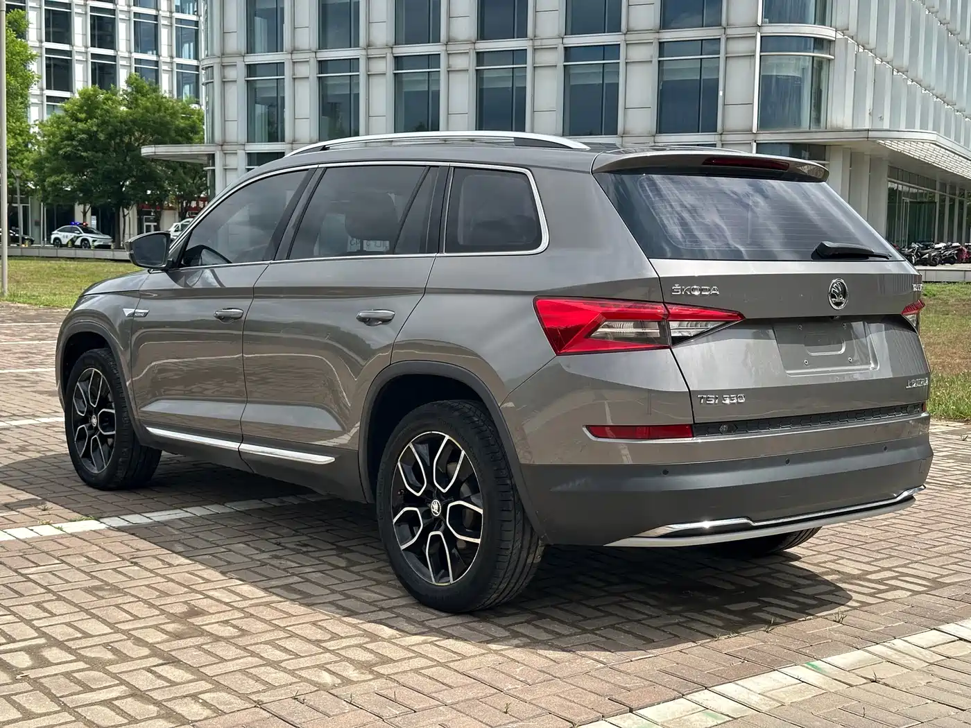 Škoda Kodiaq 2017 TSI330 7-seater 2WD Luxury Edition фото 16