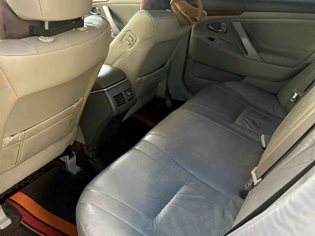 Toyota Camry 2011 240G Classic Anniversary Edition фото 6
