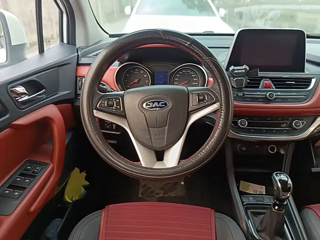 Фото 15 - JAC Refine S3