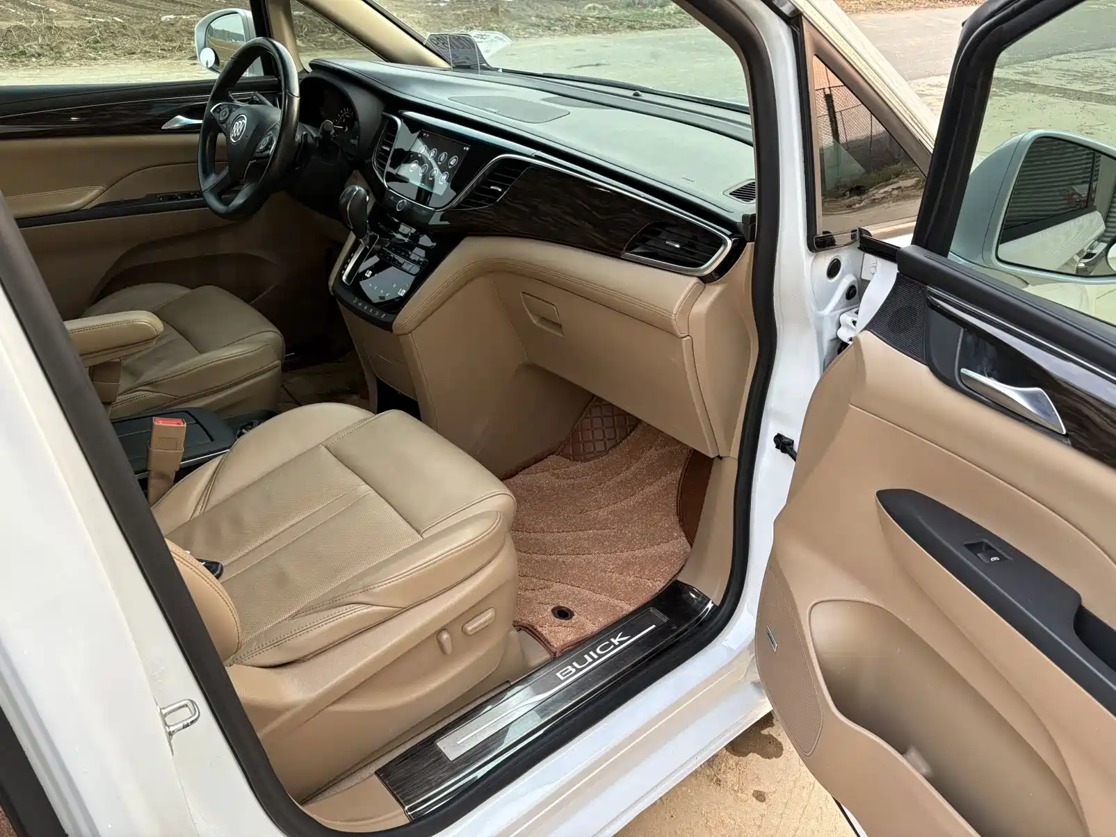 Фото 19 - Buick GL8