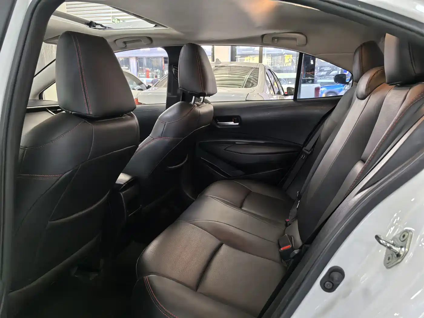 Toyota Corolla 2021 1.2T S-CVT Elite PLUS Edition фото 8