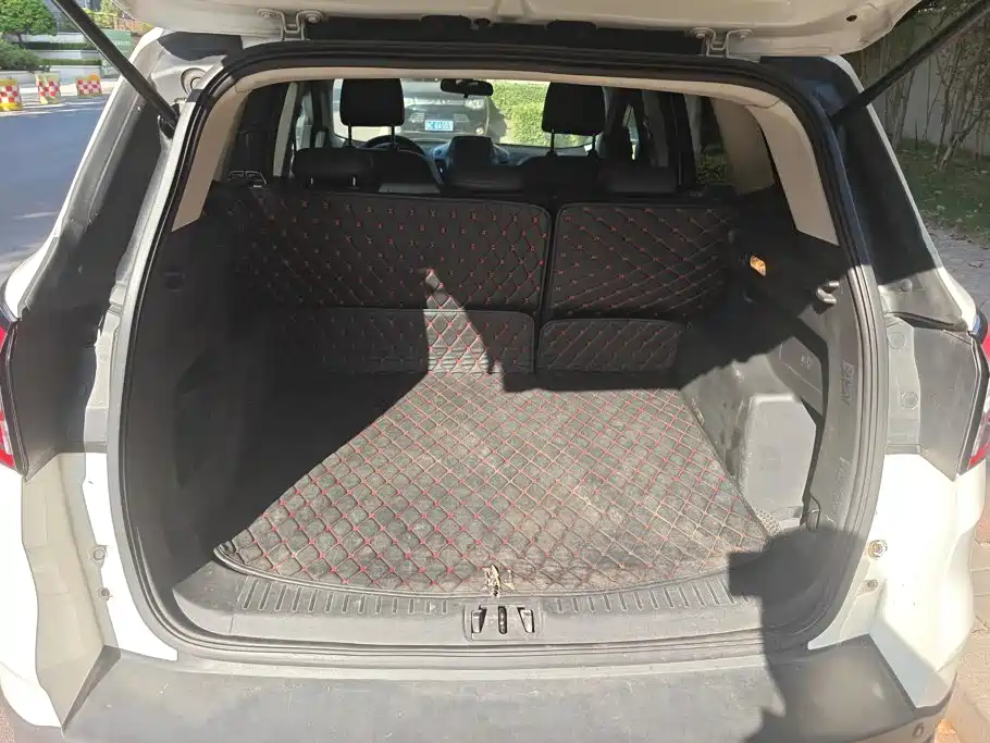 Фото 4 - Ford Kuga