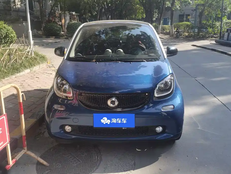 Photo 2 - smart fortwo